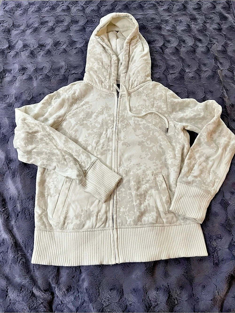 American Eagle Outfitters Eagle Hoodie. Size large